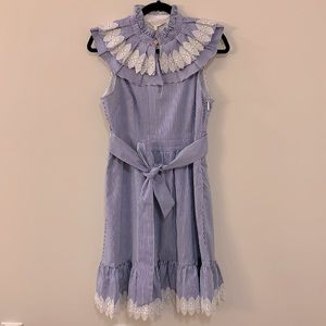 A beautiful dress! In excellent condition! Like new. Worn only twice.